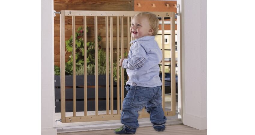 Baby Dan Multidan Holz Tür und Treppenschutzgitter aus Europäischer Buche, Türbreite 60.5-102 cm, Farbe: Natur