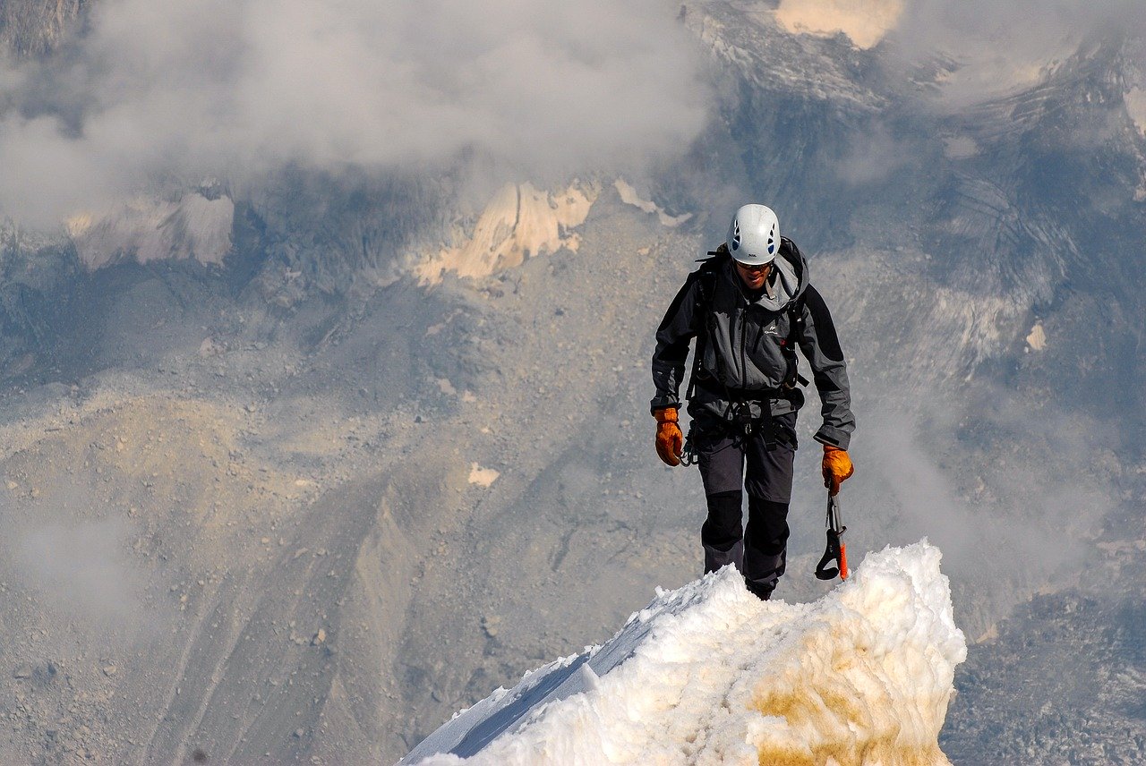 Klettersteighelm Test: Vergleich, Ratgeber und Empfehlung
